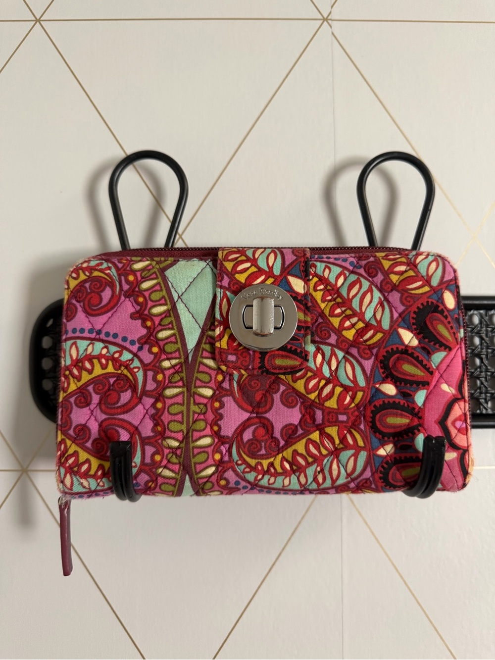 Vera Bradley Turn Lock Wallet Multicolor Pink Paisley Quilted Zip Around